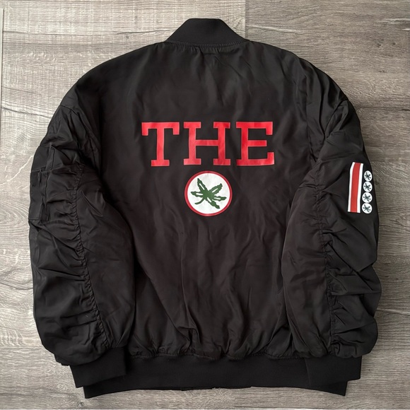 Ohio State Buckeyes Script Ohio Black Puffer Vest - Picture 9 of 14